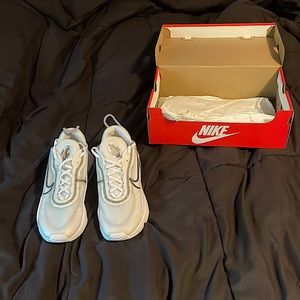 W Nike Air Max 2090 Women’s 9.5